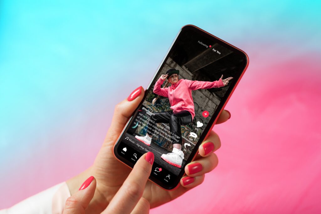 Understanding User-Generated Content on Mobile Device
